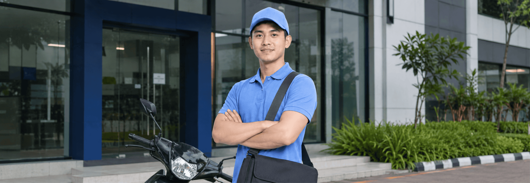 COVER IMAGE WEBSITE messenger office